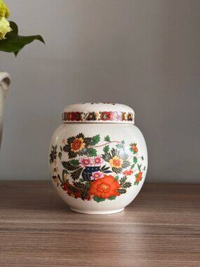 Vintage Sadler Ginger Jar: English Floral
